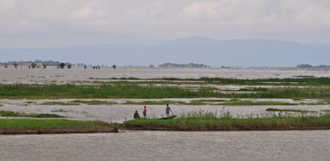 An earthquake changed the course of the Ganges. Could it happen again? Image 13 Rural Flooded with Dauki Fault 1 Goodbred 650x318 1