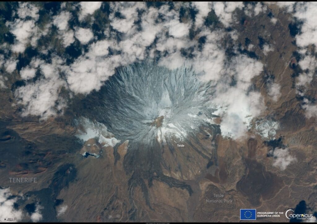 Image of the day: Snow blankets Mount Teide Satellite image: Canary Islands, Spain (s. snow, volcano)